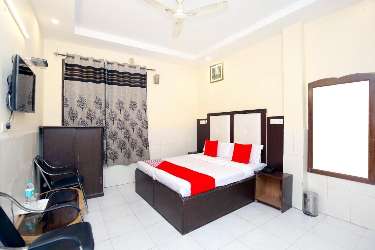 Chandīgarh Oyo 2530 Surya Palace מראה חיצוני תמונה