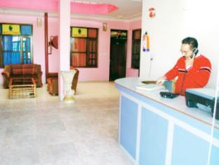 Chandīgarh Oyo 2530 Surya Palace מראה חיצוני תמונה