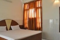 Chandīgarh Oyo 2530 Surya Palace מראה חיצוני תמונה